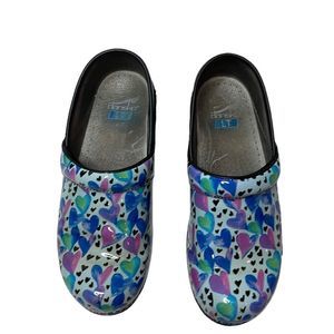 Dansko LT Pro Patent Love Clogs Size 38. (7.5/8.).